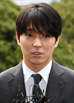Choi Jong Hoon (1990)