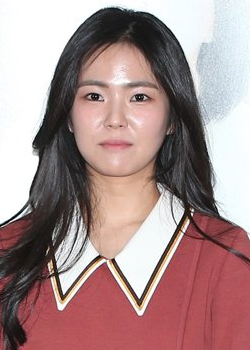 Jo Min Kyeong (1990)