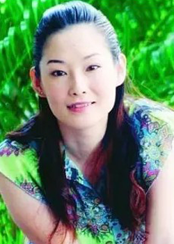 Joyce Lim (1970)