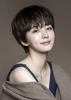 Kim Chae Eun (1995)