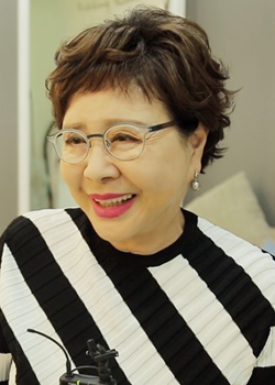 Kim Hyeong Ja (1950)