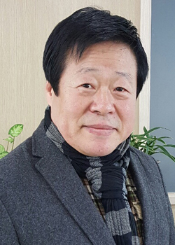 Ko Jin Myeong (1956)
