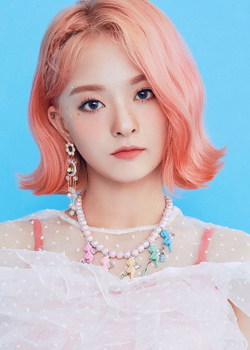 Lee Na Kyeong (Fromis 9) (2000)