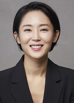Son Ji Yoon (1983)