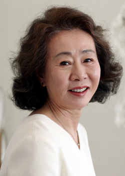 Yoon Yeo Jeong (1947)